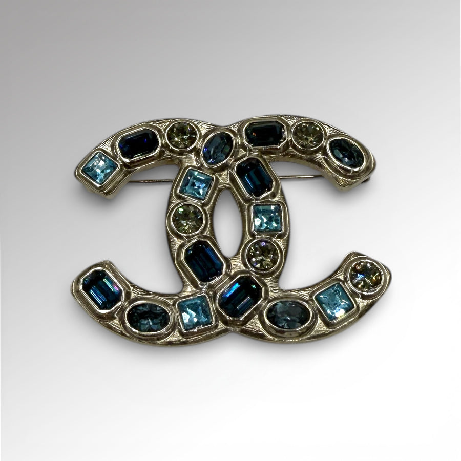 Broche CC